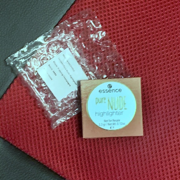 NWT essence pure nude highlighter - Picture 2 of 2
